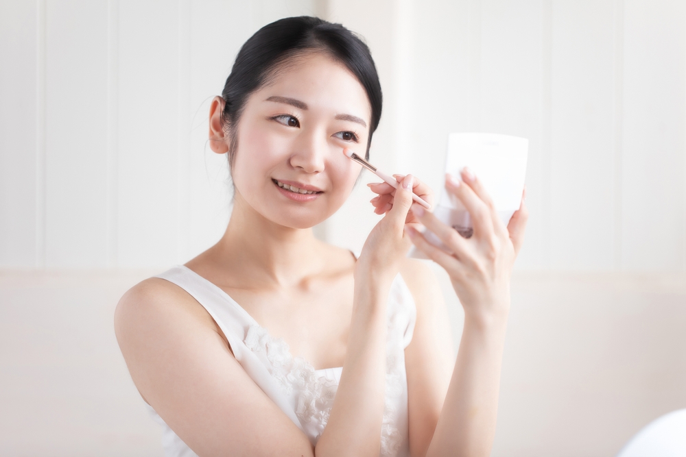 初心者でも失敗しにくい!基本のアイメイク方法をわかりやすく解説