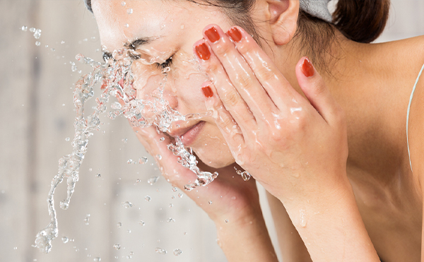 間違った洗顔に注意！正しい洗顔方法を知って、肌荒れを防ごう