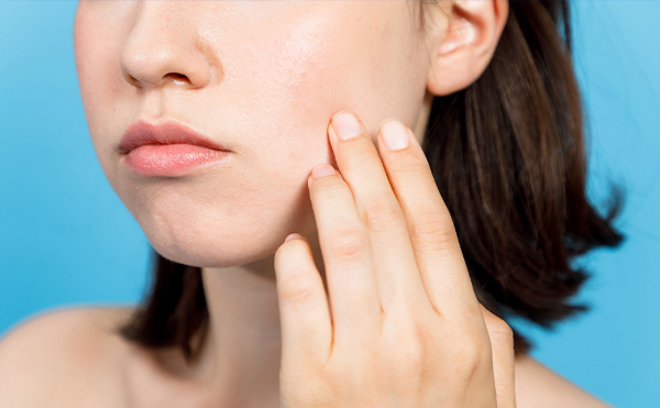 肌荒れ時のスキンケアのポイントとは 肌荒れの予防方法も紹介 Kose 輝き続けるあなたのために コーセーの美容情報サイト